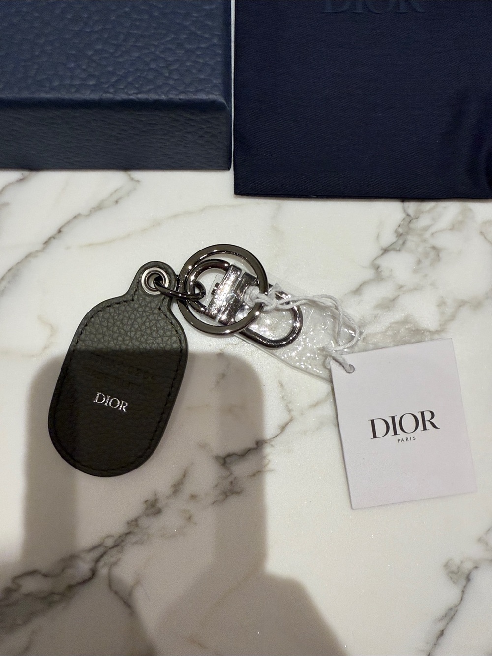 Dior Men’s Silver Metal Keyring with Navy Branded Pouch - Picture 4 of 5